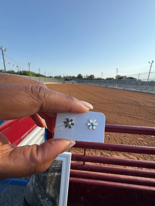 Mini Daisy Studs