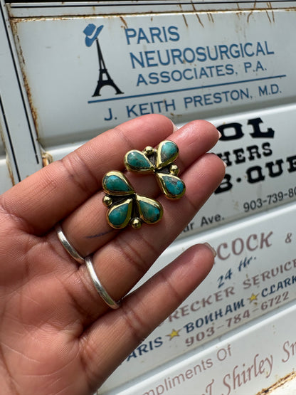 Figure Eight Studs